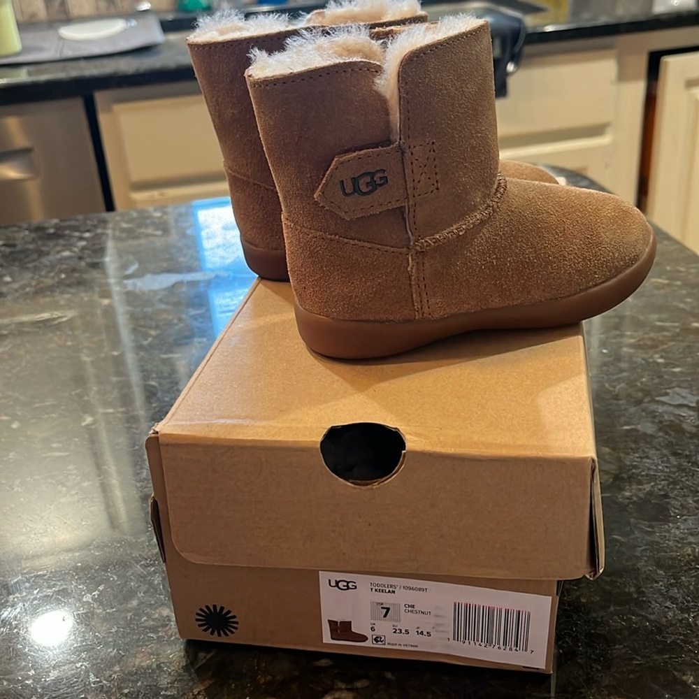 NWT toddler Uggs